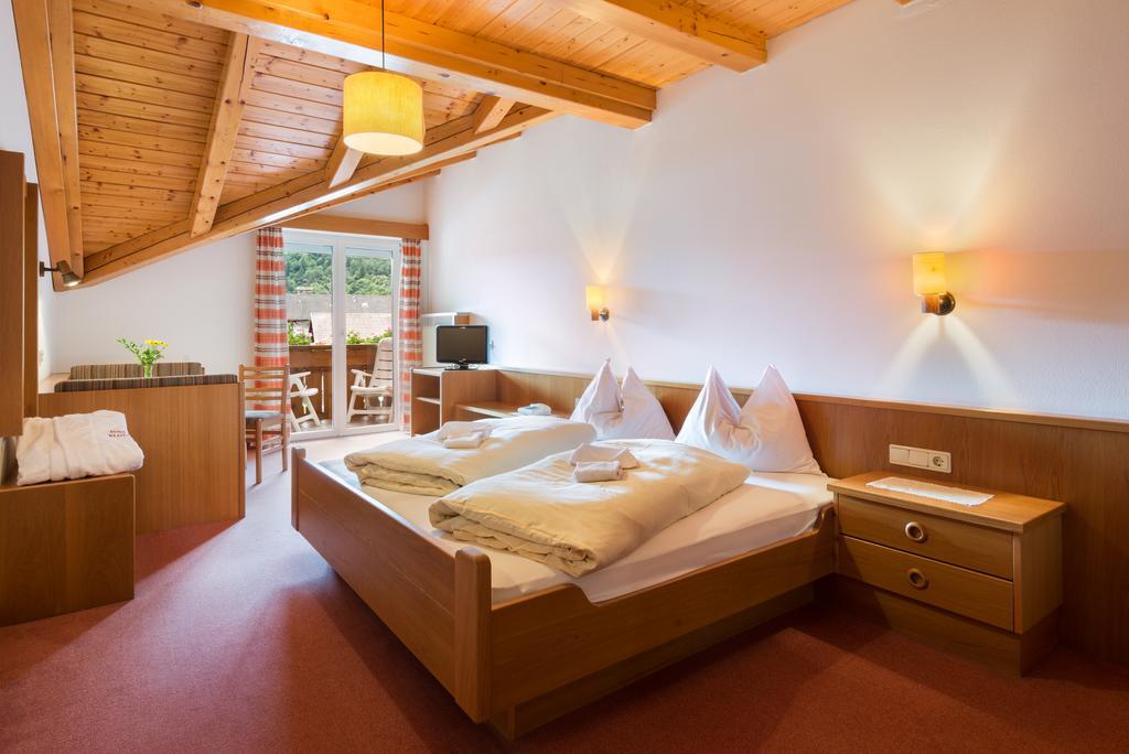 Hotel Klotz San Leonardo in Passiria Oda fotoğraf