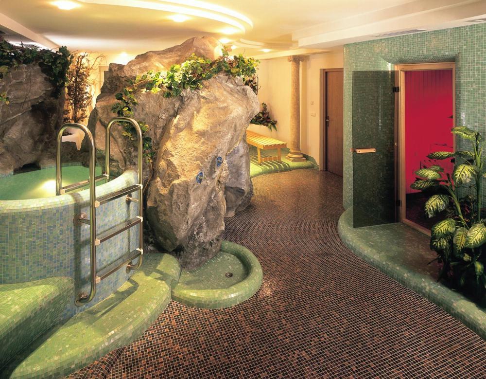Hotel Klotz San Leonardo in Passiria Dış mekan fotoğraf