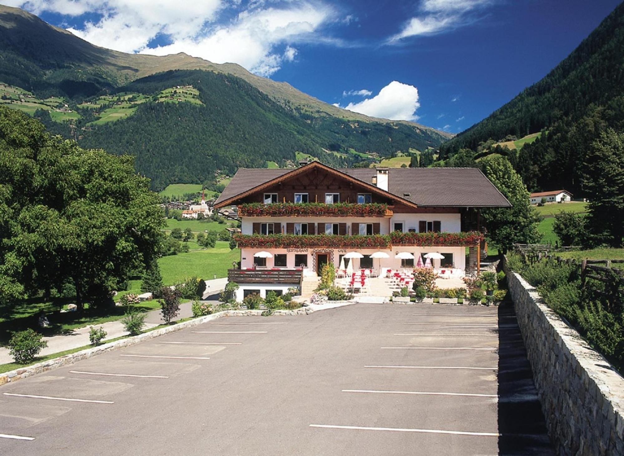 Hotel Klotz San Leonardo in Passiria Dış mekan fotoğraf